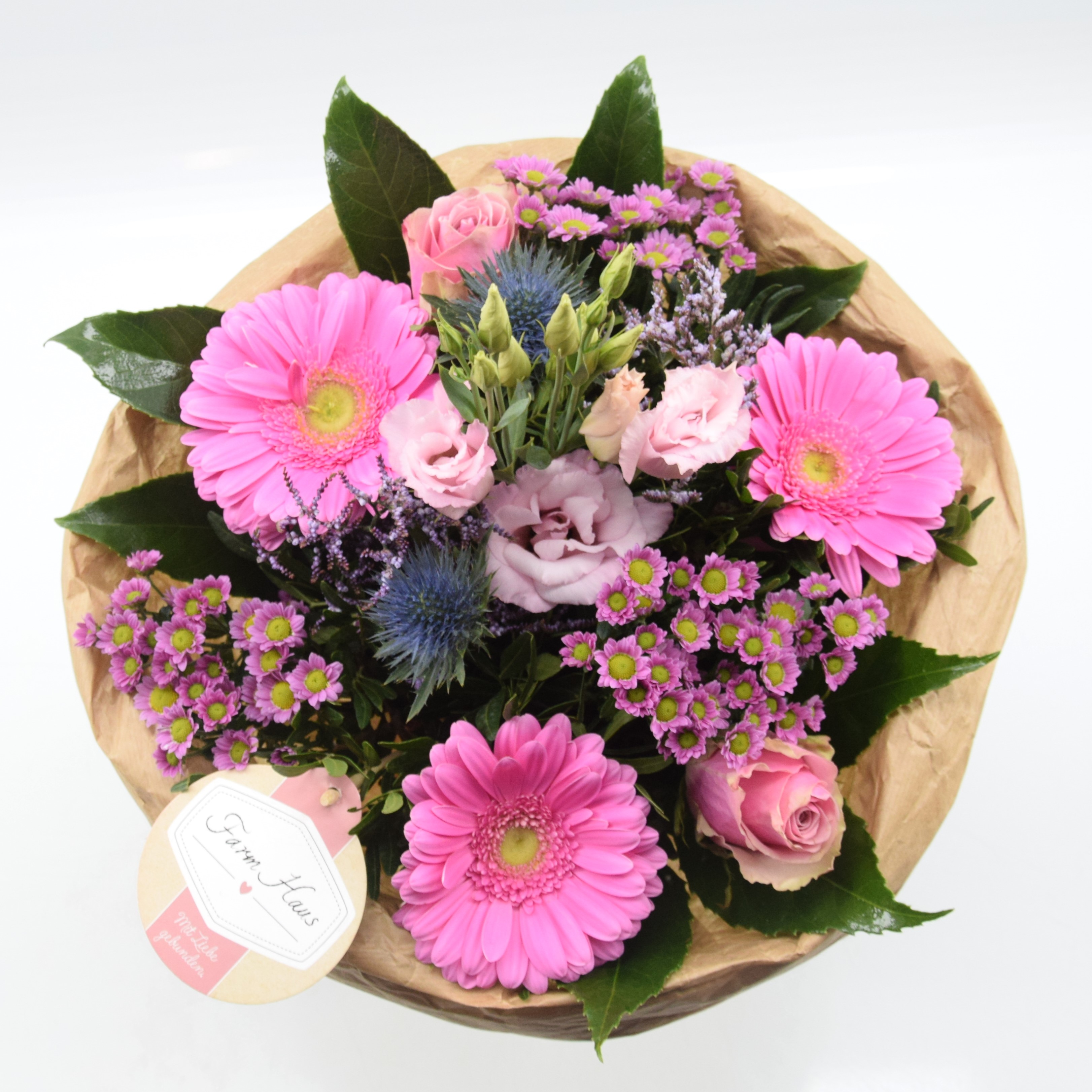 Blumenbouquet von oben mit Farmhaus Etikett